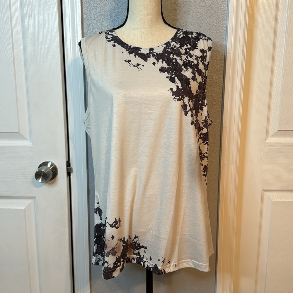 Black and Cream Spotted Crewneck Sleeveless Tank Top. Sz XL